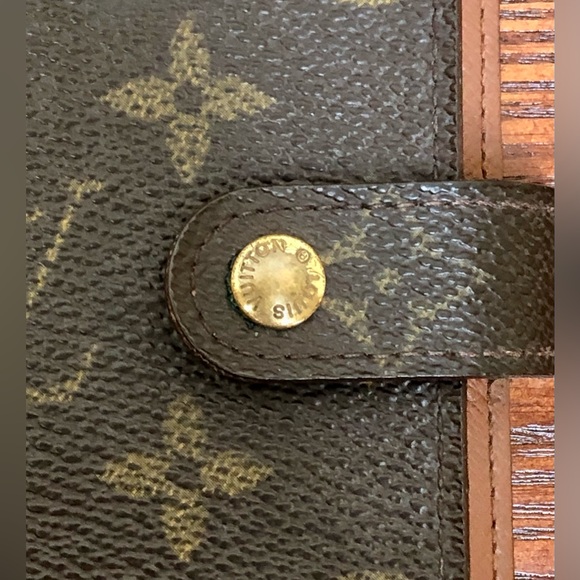 LOUIS VUITTON Small Ring Agenda Cover - Picture 10 of 15